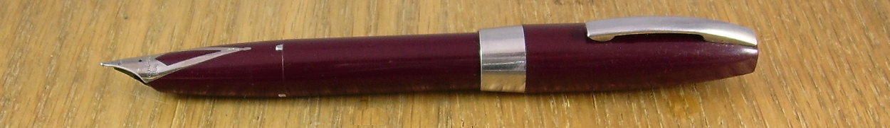 Sheaffer PFM I in burgundy. Note the absence of white dot on the clip.